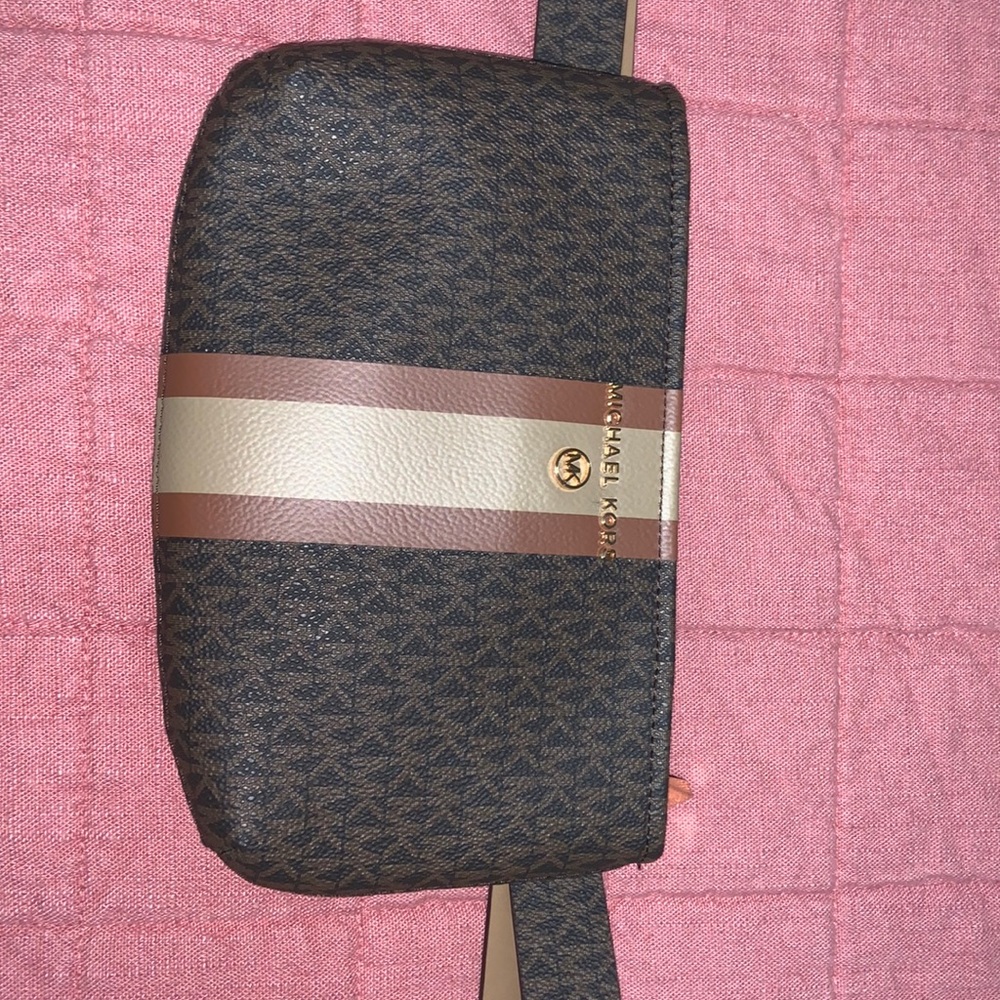 MICHAEL KORS BELT WITH PURSE